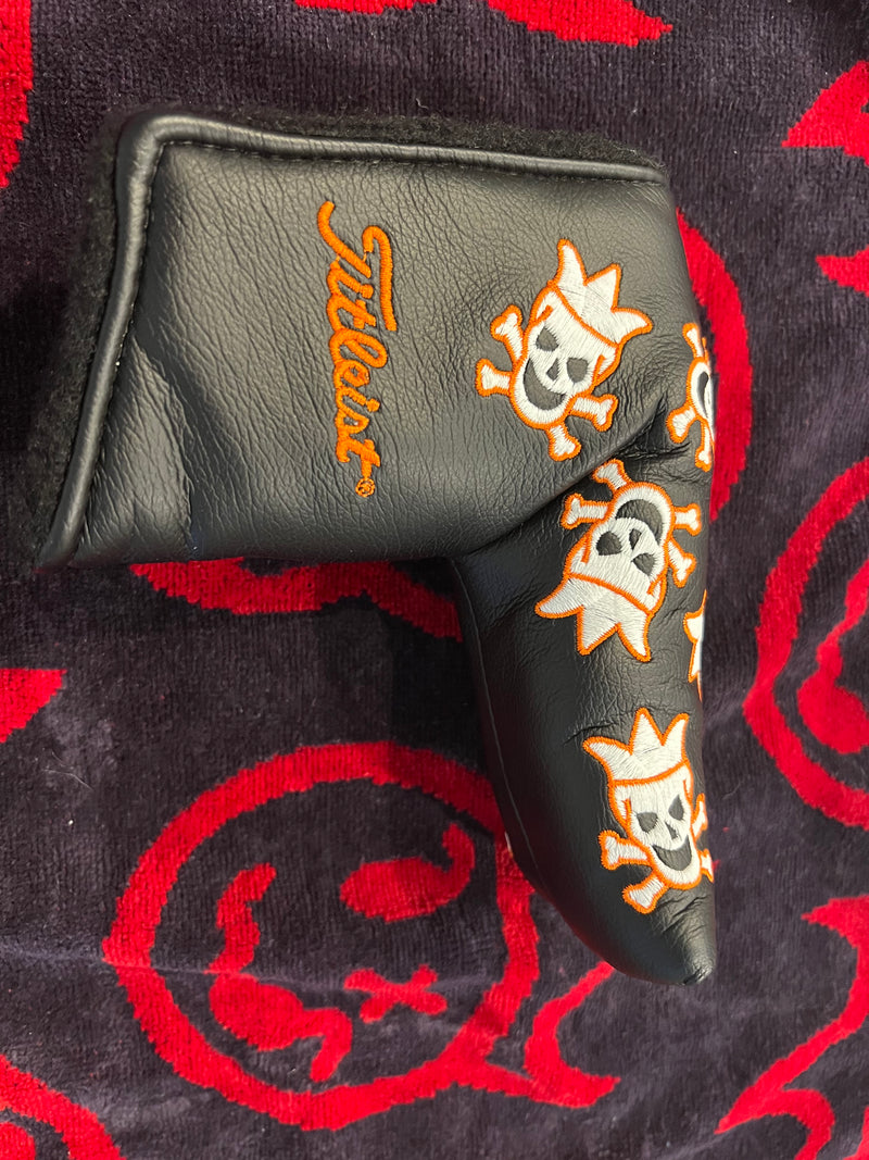 Scotty Cameron Black Halloween Skull and Crossbones Putter Cover