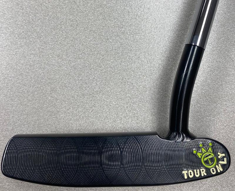 Scotty Cameron 009M Carbon Brushed Black Scotty Dog Stamp Welded 1.5 Round Neck